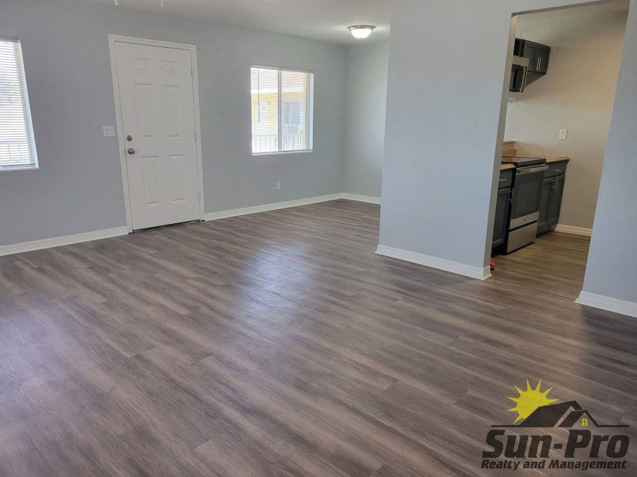 515 Silver Beach Ave #6 - Photo 2 of 10