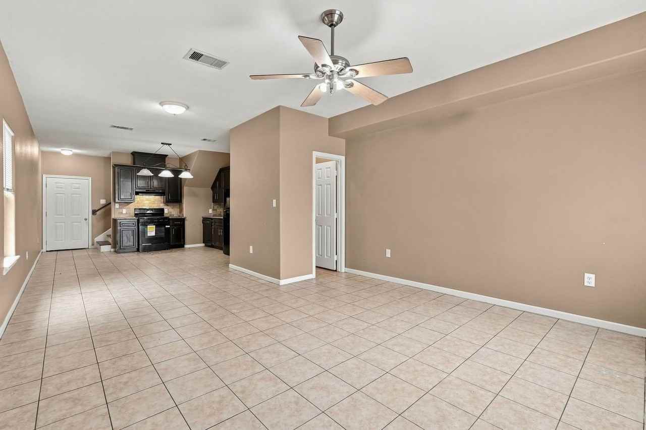 1718 Roxella St #B - Photo 6 of 24