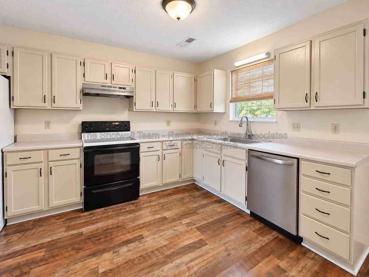 407 Herringbone Ct - Photo 6 of 18