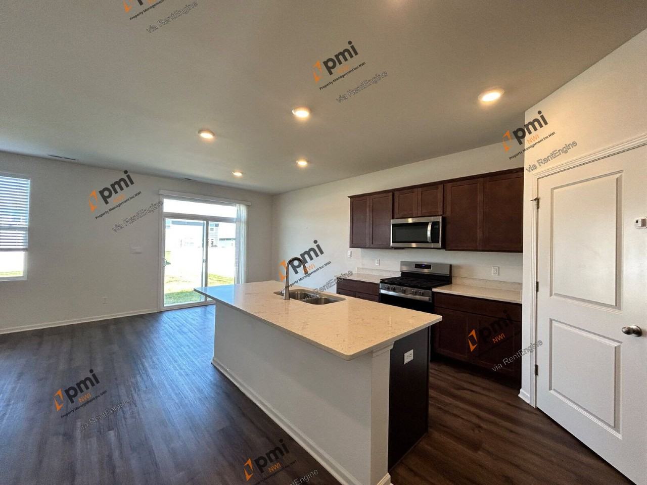 10334 Morse Pl - Photo 6 of 32