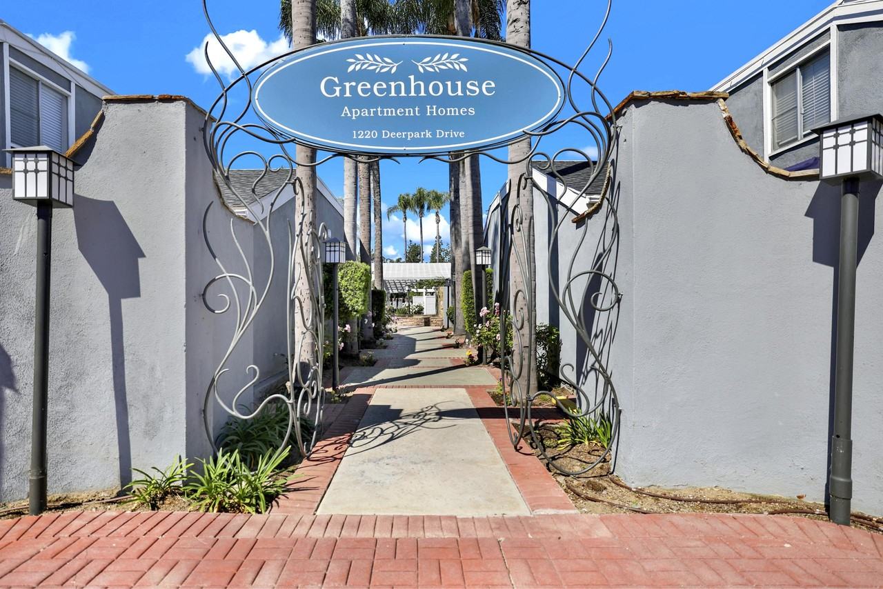 Greenhouse - Photo 5 of 25