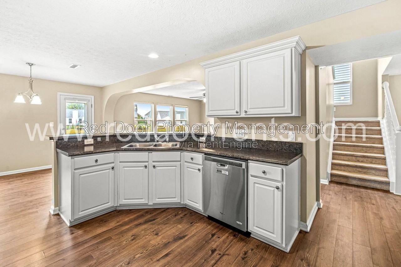 6114 Pebblebrooke Rd - Photo 4 of 34