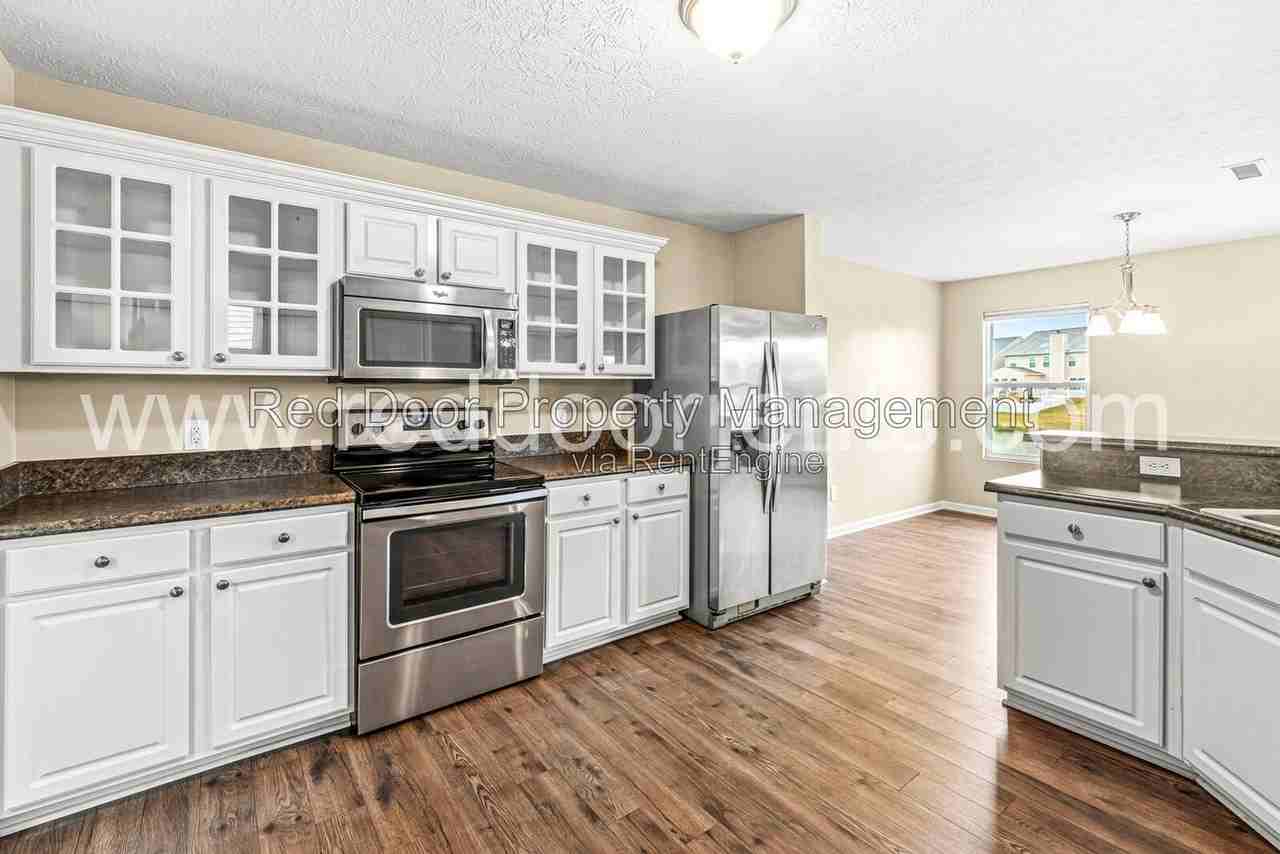 6114 Pebblebrooke Rd - Photo 5 of 34