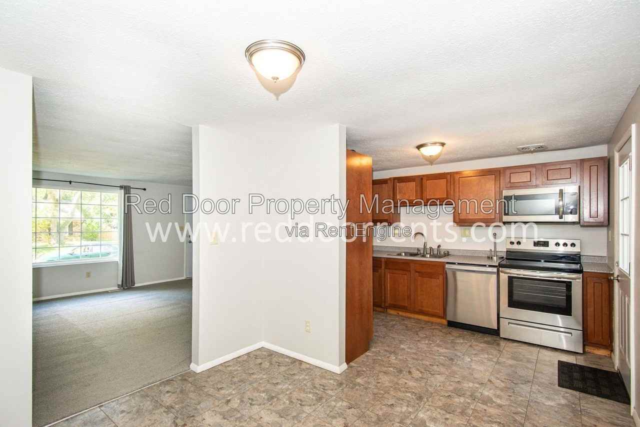 5505 Straw Hat Dr - Photo 2 of 30
