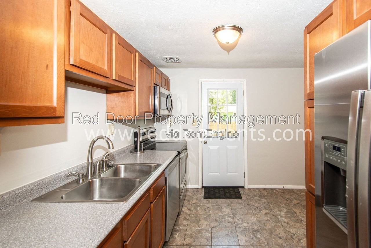 5505 Straw Hat Dr - Photo 4 of 30