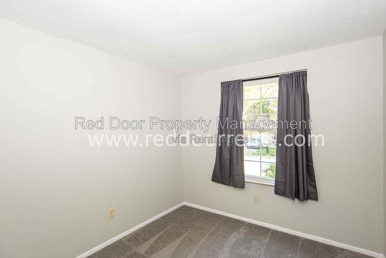 5505 Straw Hat Dr - Photo 5 of 30