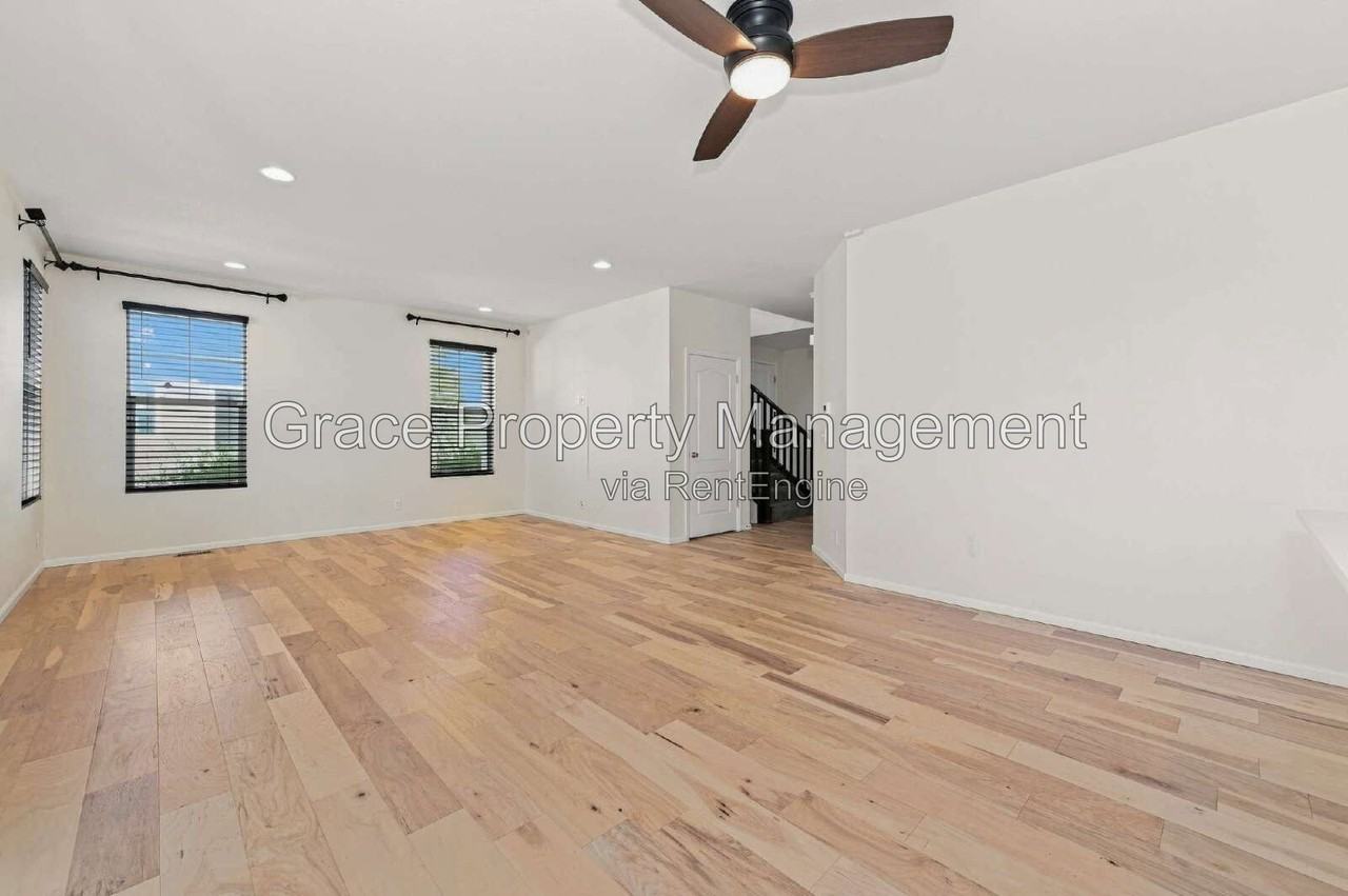 8562 E 49th Pl - Photo 4 of 26
