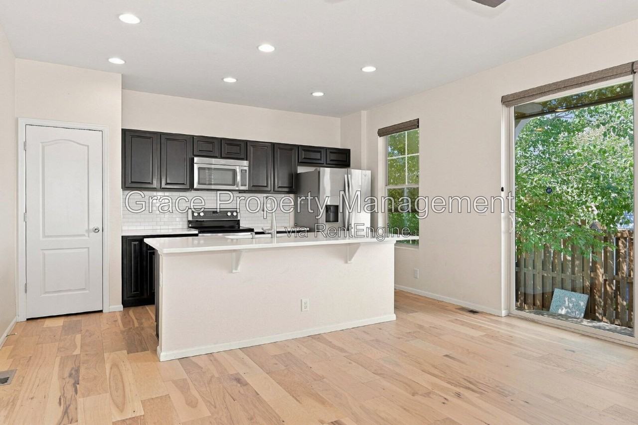 8562 E 49th Pl - Photo 7 of 26