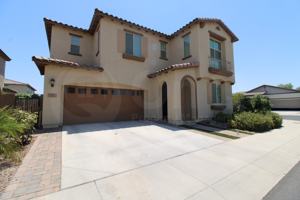 featured image of 213 E Lantana Dr