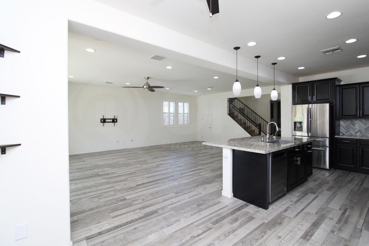 213 E Lantana Dr - Photo 5 of 45