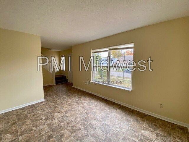6130 Tybalt Cir - Photo 4 of 32