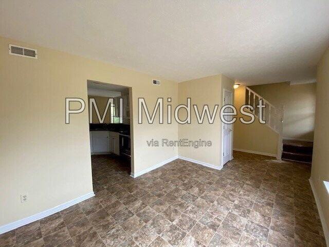 6130 Tybalt Cir - Photo 5 of 32