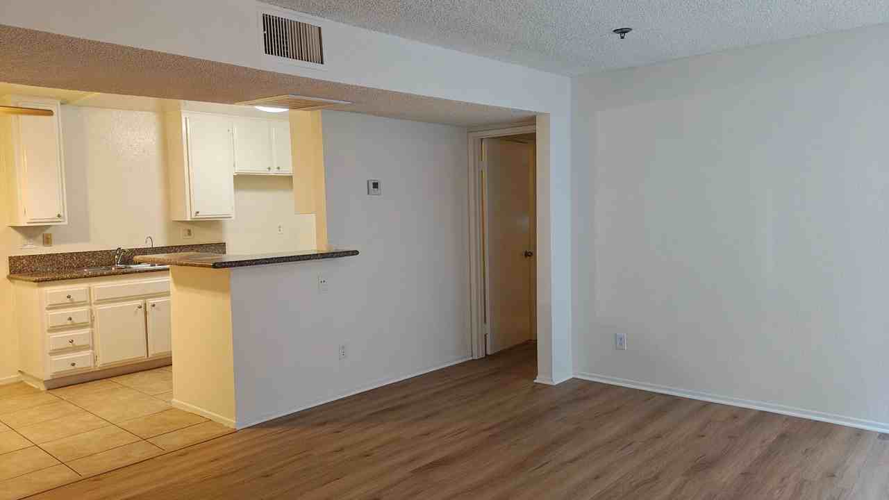 Villa Monaco Apartments - Photo 6 of 12