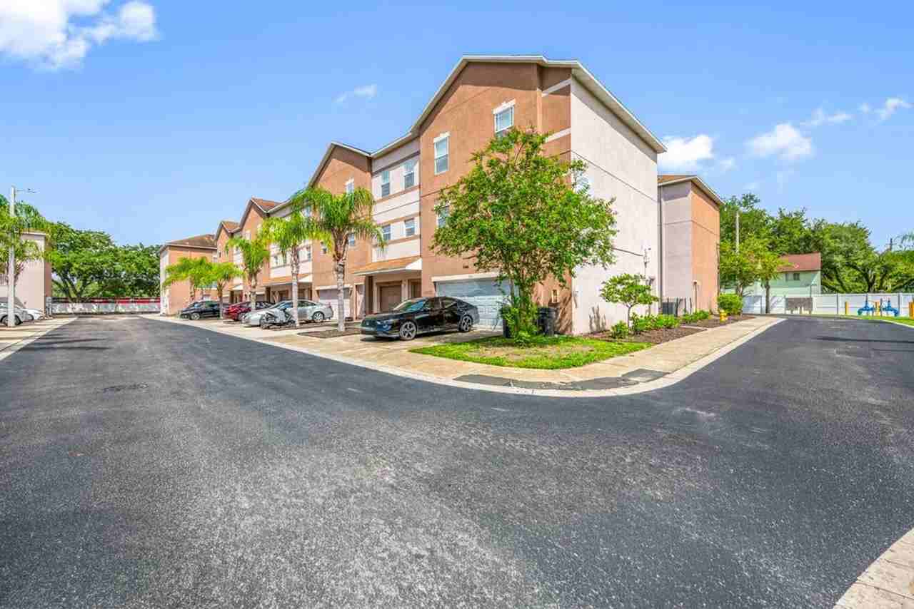 Tampa Commons - Photo 5 of 14