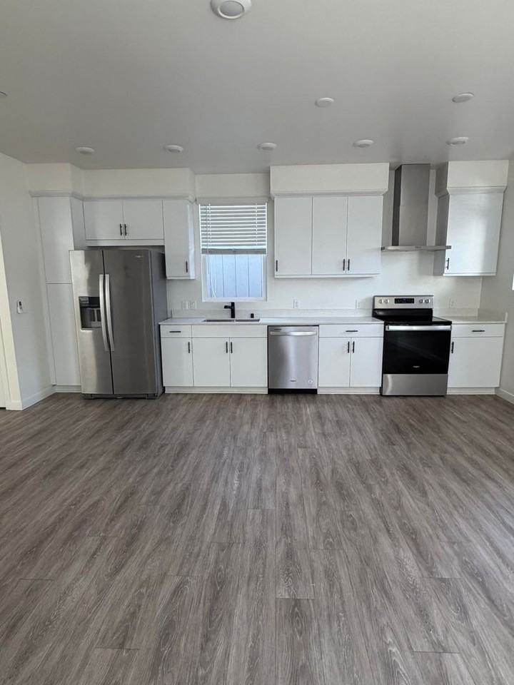 4019-4023 Logan Avenue - Photo 2 of 28