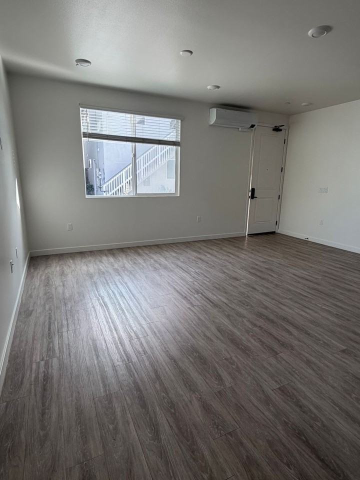 4019-4023 Logan Avenue - Photo 6 of 28