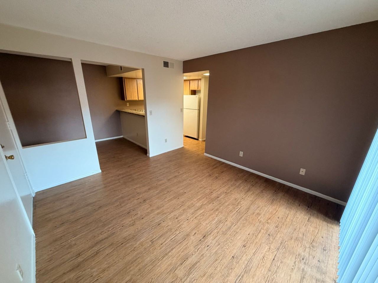 One & Two bedroom, 1 bath units near the light rail in Tempe Available! - Photo 3 of 18