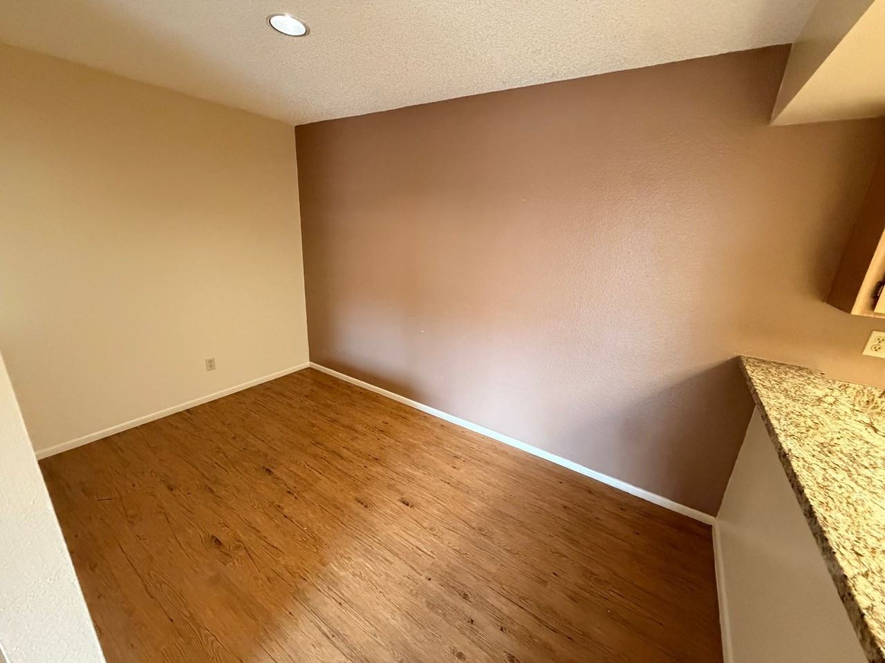 One & Two bedroom, 1 bath units near the light rail in Tempe Available! - Photo 5 of 18
