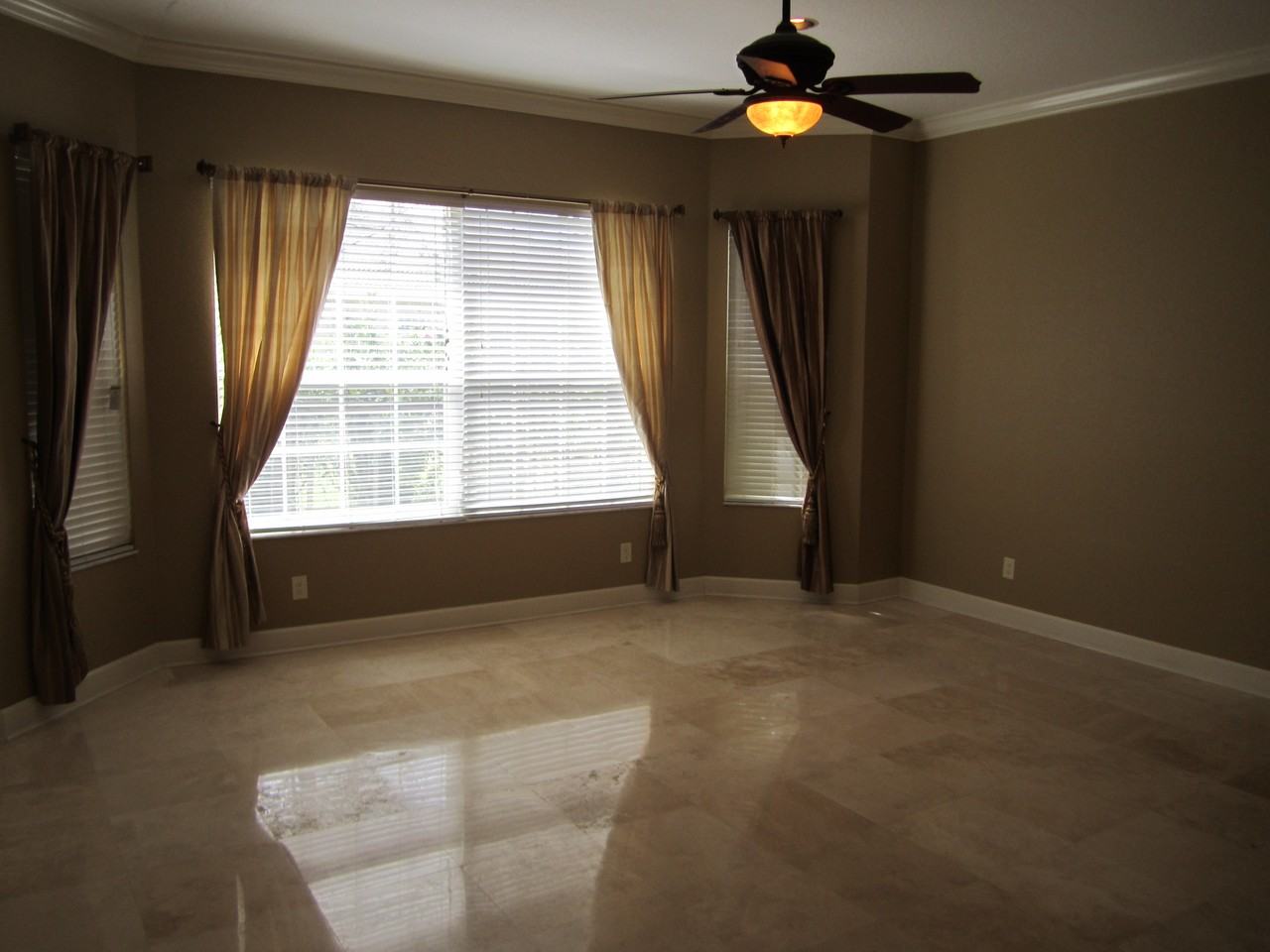 1404 Jumana Loop - Photo 2 of 15