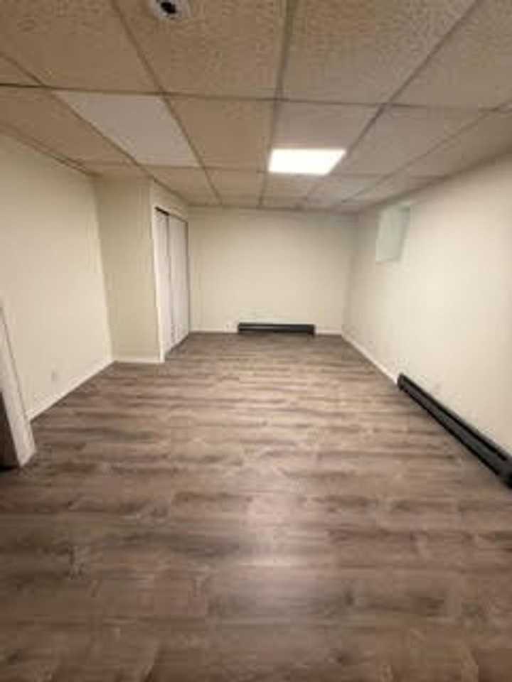 199 Strathmore Rd - Photo 3 of 7