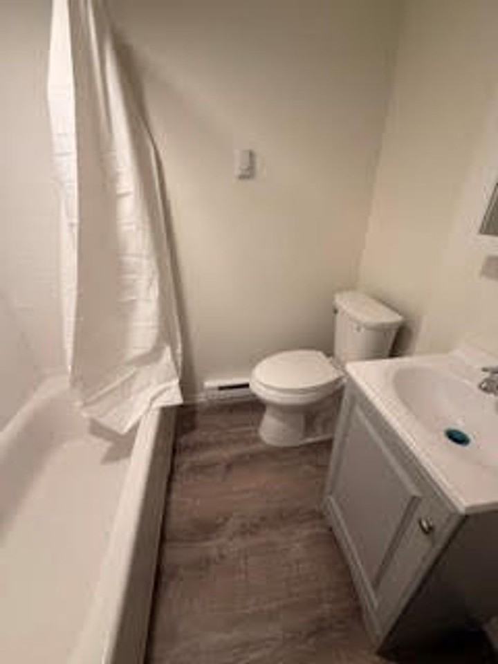 199 Strathmore Rd - Photo 4 of 7