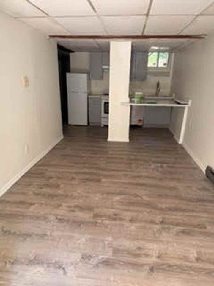 199 Strathmore Rd - Photo 5 of 7
