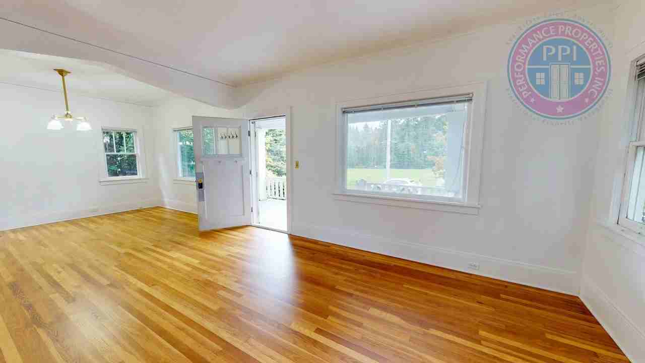 43 Ladd St - Photo 4 of 38