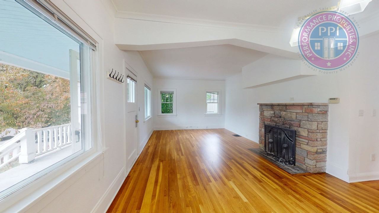43 Ladd St - Photo 5 of 38