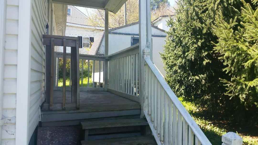 309 Monroe St - Photo 2 of 10