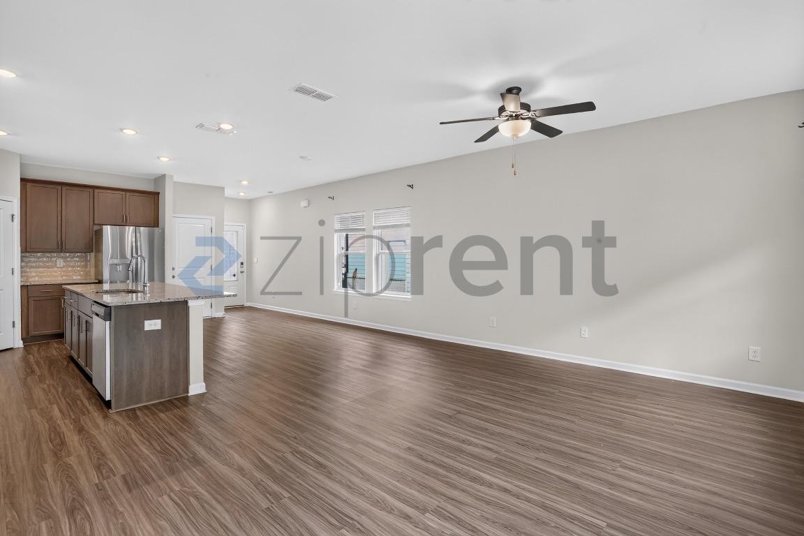 5562 Plain Field Ln - Photo 2 of 31