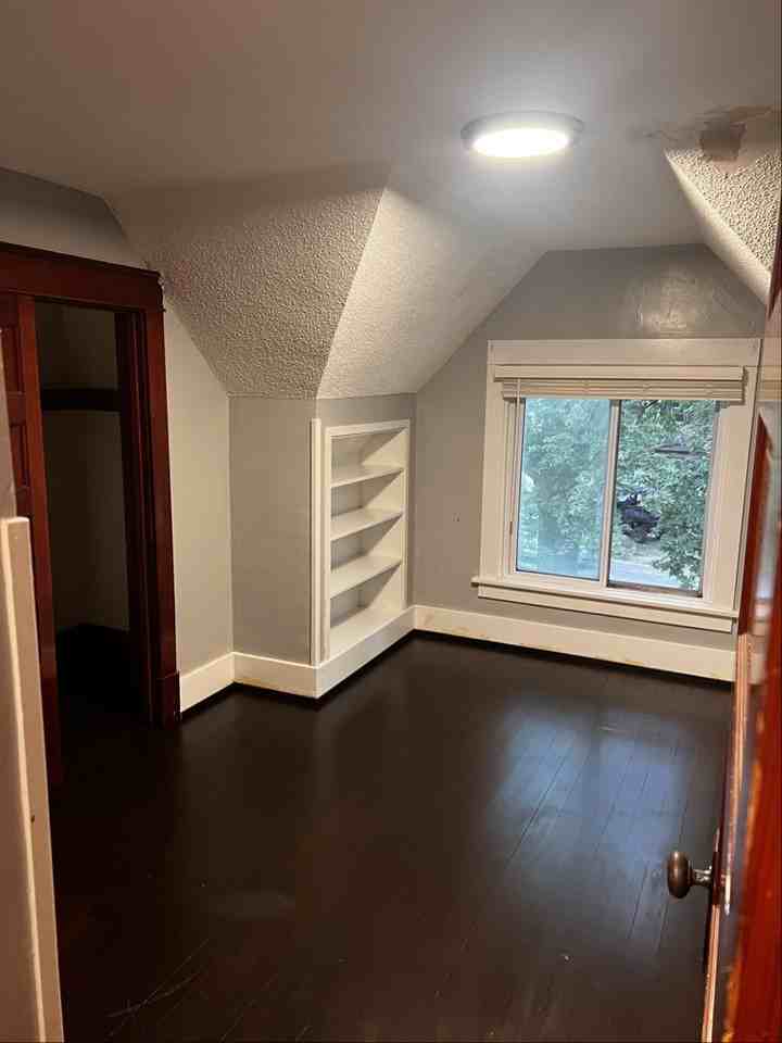 305 5th St - Photo 4 of 7