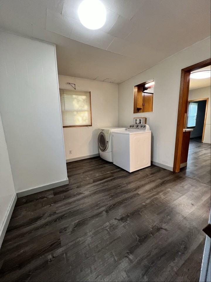 305 5th St - Photo 7 of 7