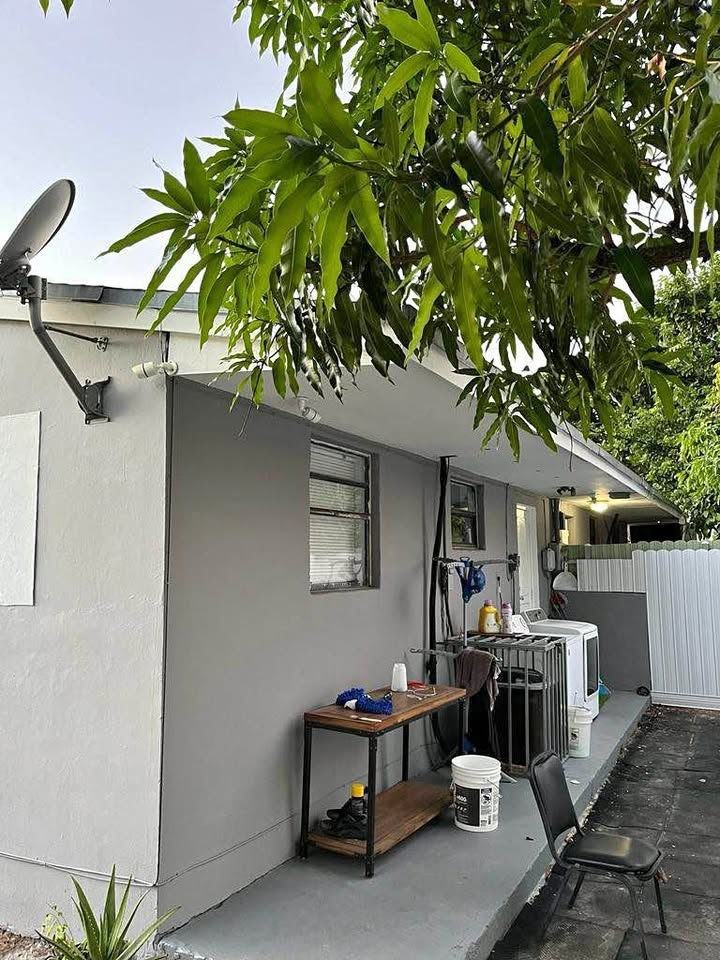 17603 Sw 104th Ave - Photo 2 of 3