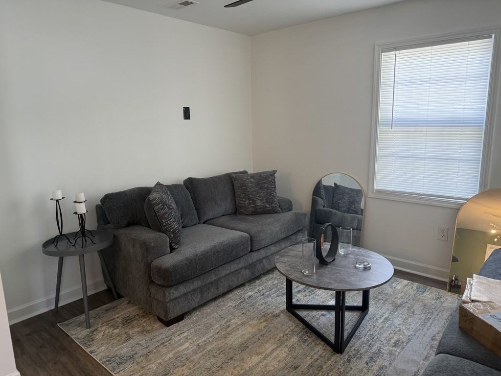 1312 Parkwood Ave - Photo 5 of 23
