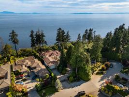 featured image of 13464 13A Avenue