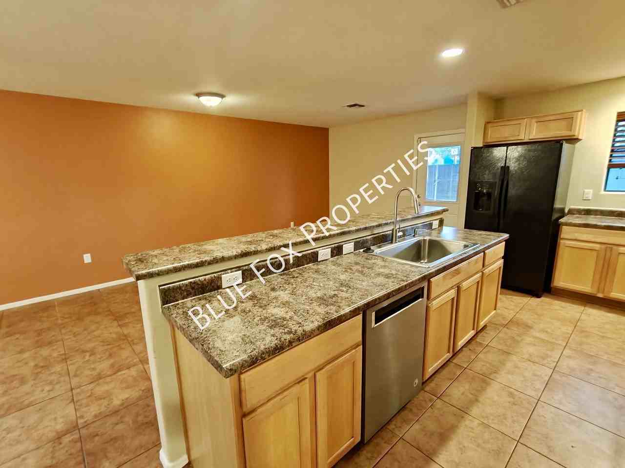237 E Waverly St - Photo 6 of 18