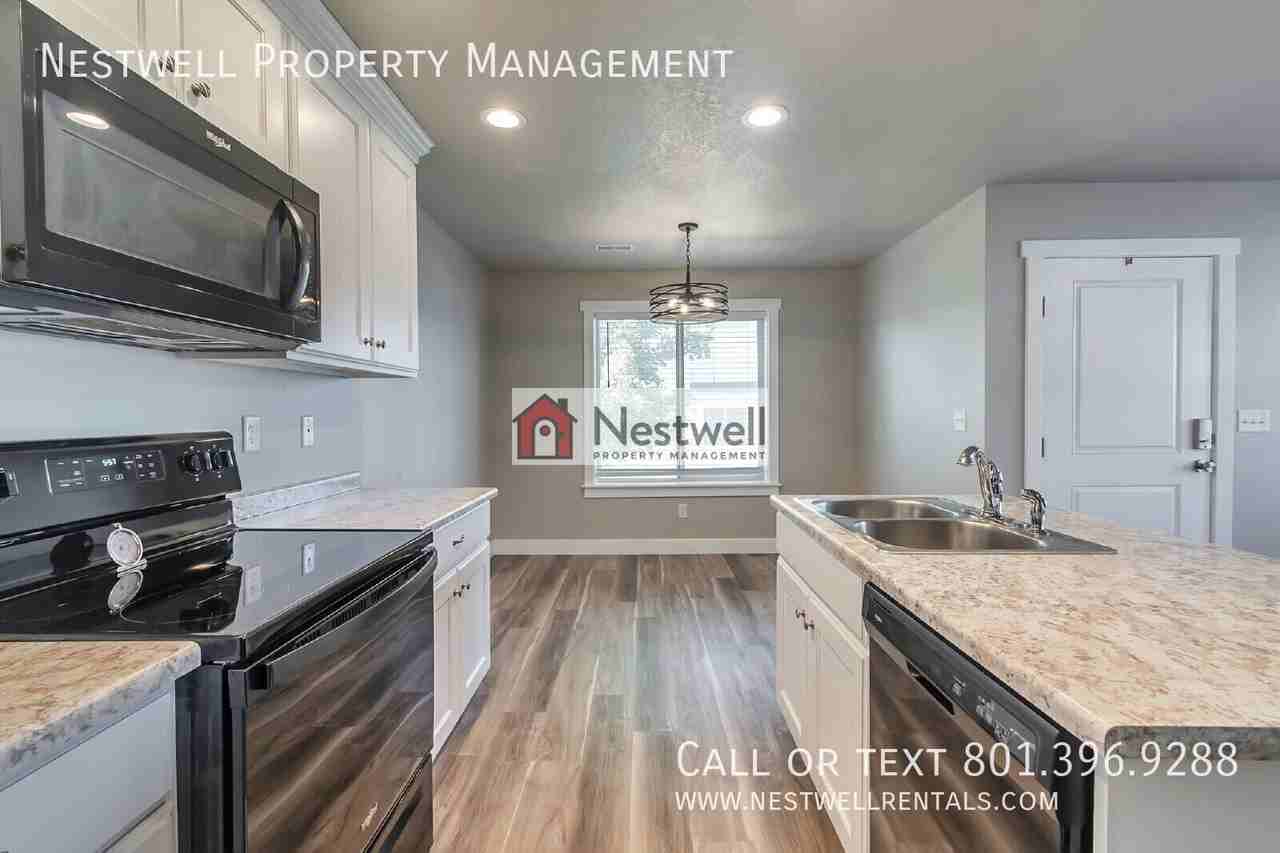 906 N Apple Seed Ln - Photo 2 of 30