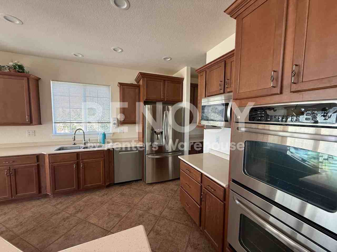5158 Silver Feather Cir - Photo 5 of 32