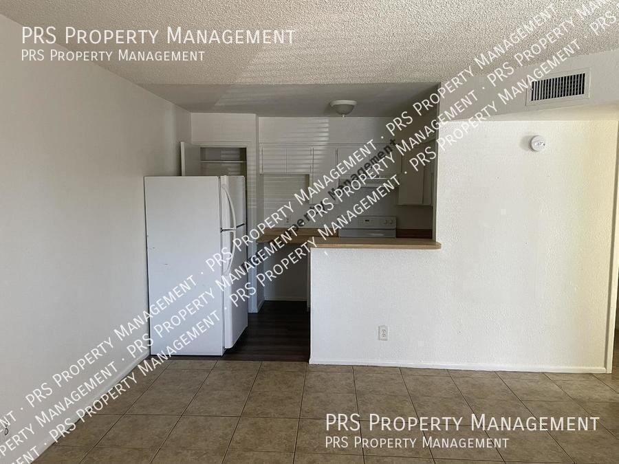 461 W 16th Ave Apt 4 - Photo 2 of 10