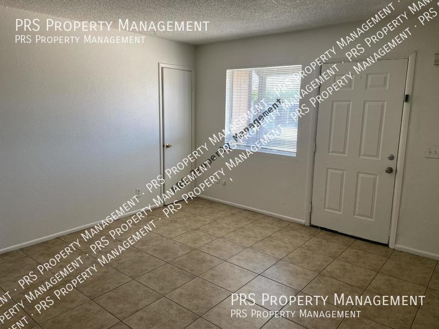 461 W 16th Ave Apt 4 - Photo 3 of 10