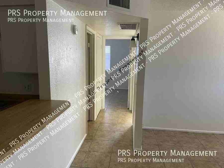 461 W 16th Ave Apt 4 - Photo 4 of 10