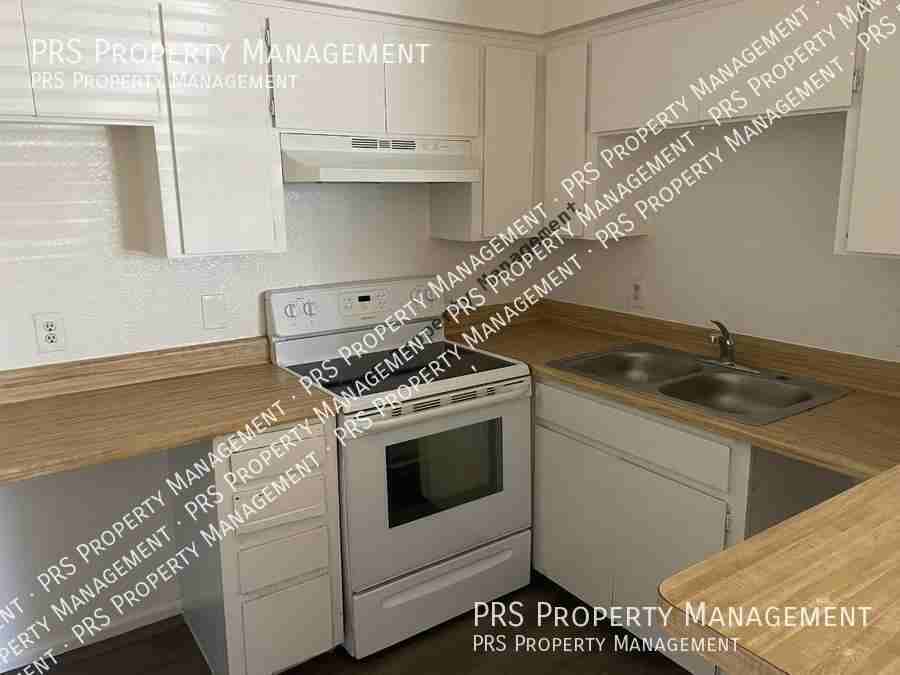 461 W 16th Ave Apt 4 - Photo 5 of 10