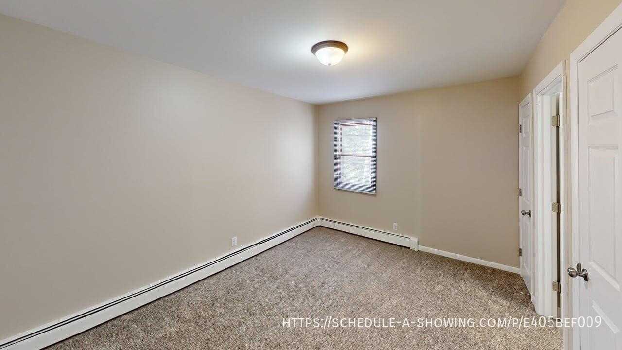701 Grove St #4 - Photo 5 of 9