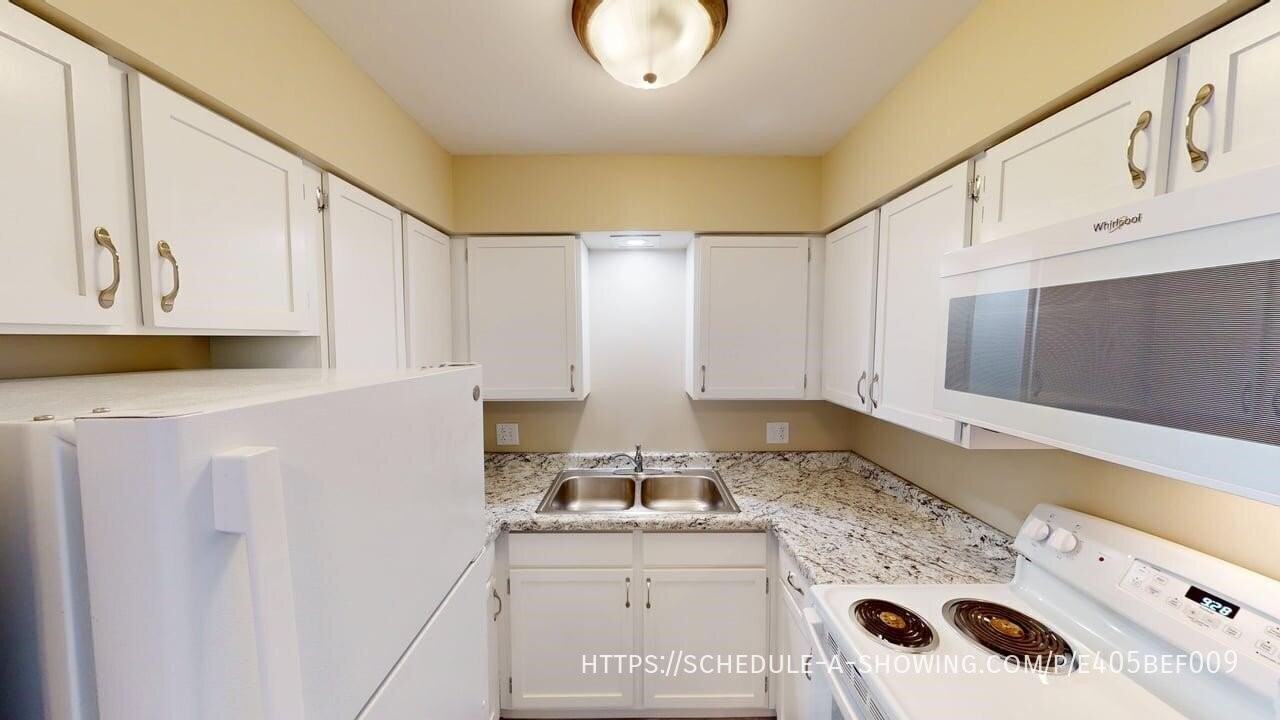 701 Grove St #4 - Photo 6 of 9