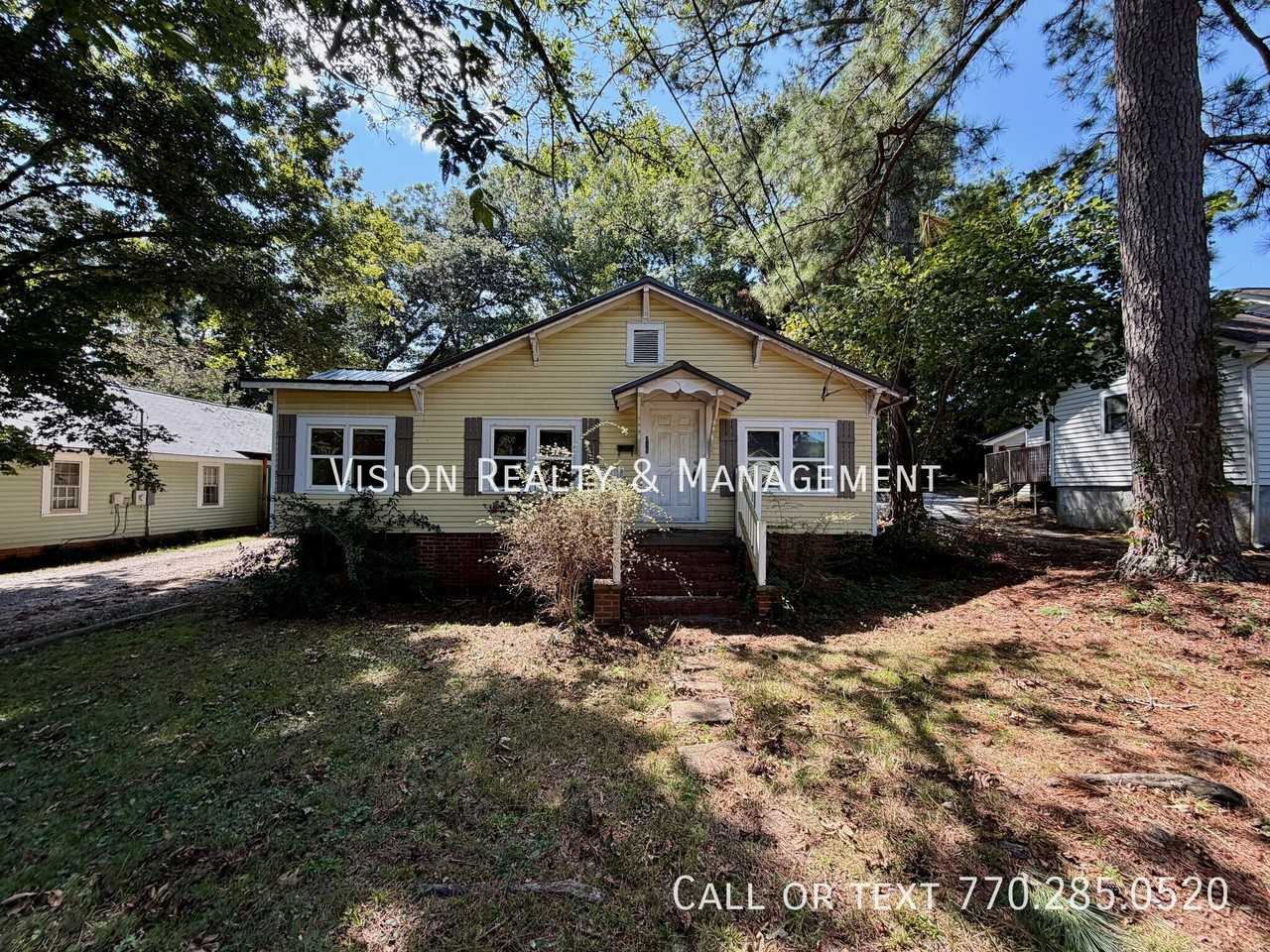 215 Brown St - Photo 2 of 40