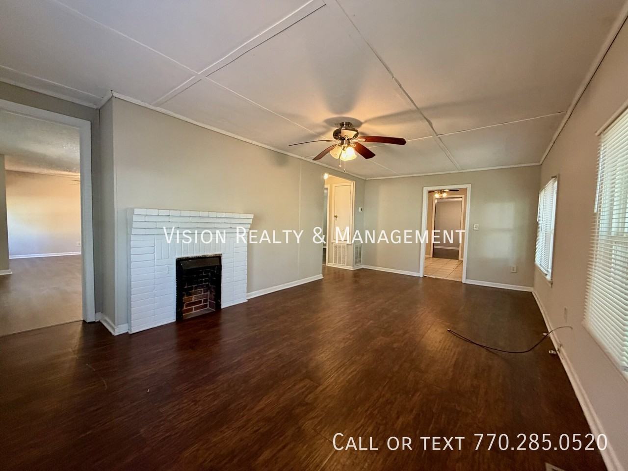215 Brown St - Photo 4 of 40