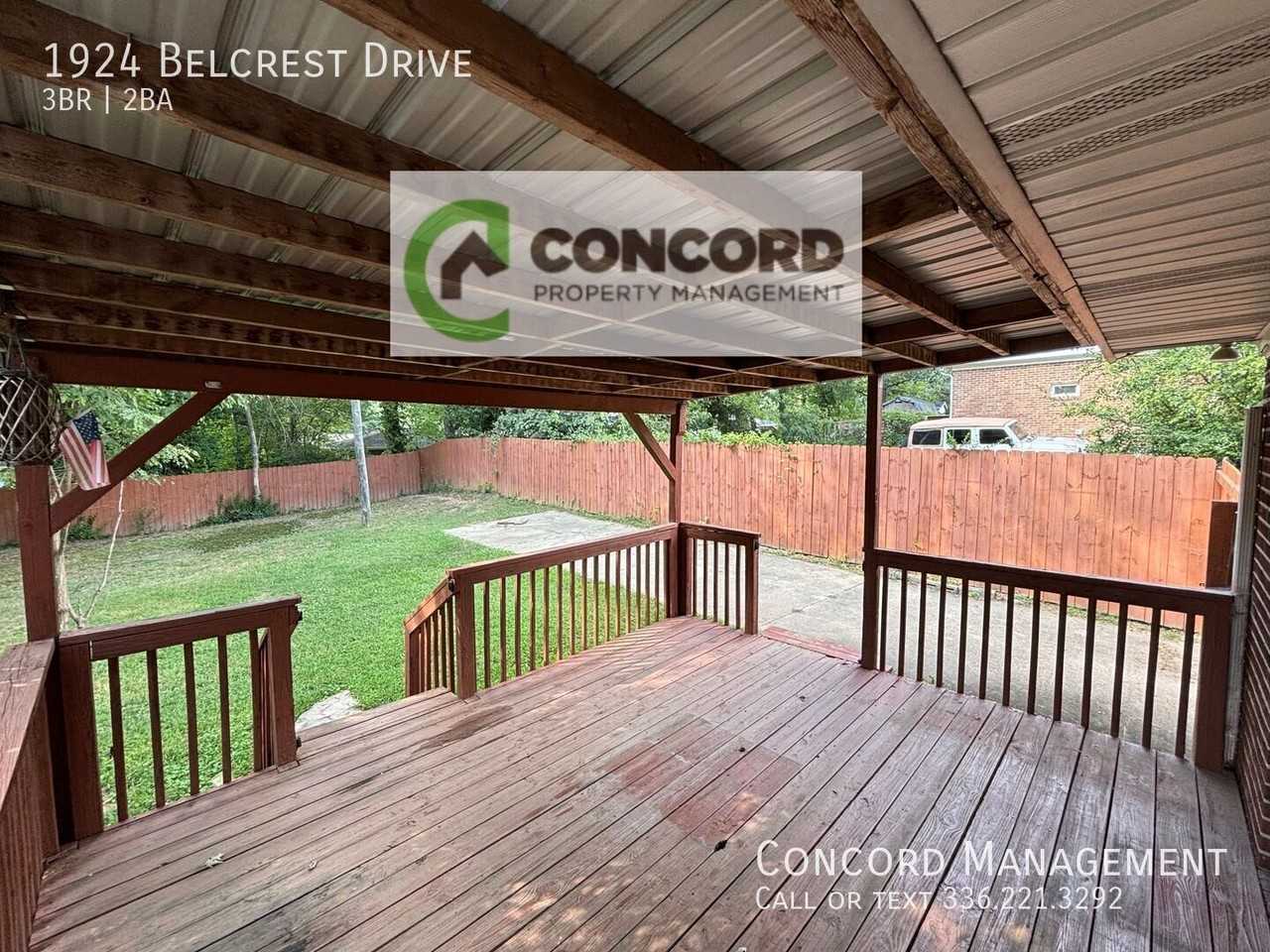 1924 Belcrest Dr - Photo 3 of 23