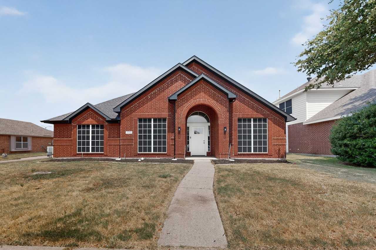 11112 Amber Valley Dr - Photo 3 of 46