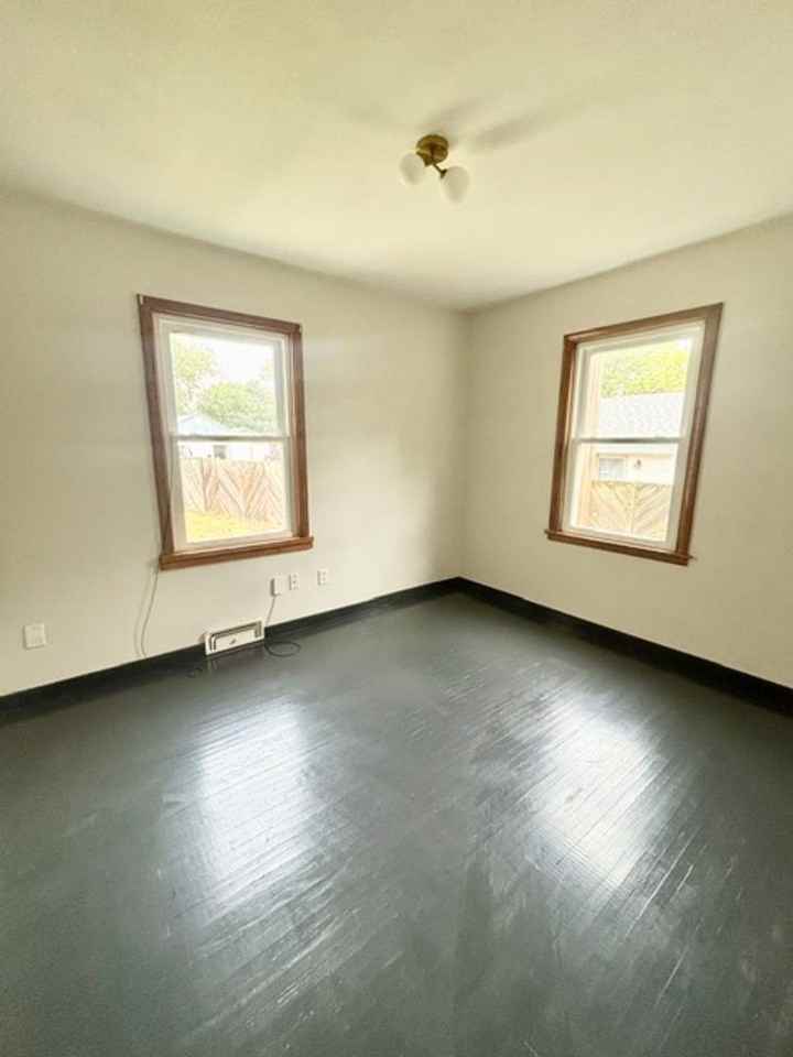 135 24th Ave S - Photo 6 of 19