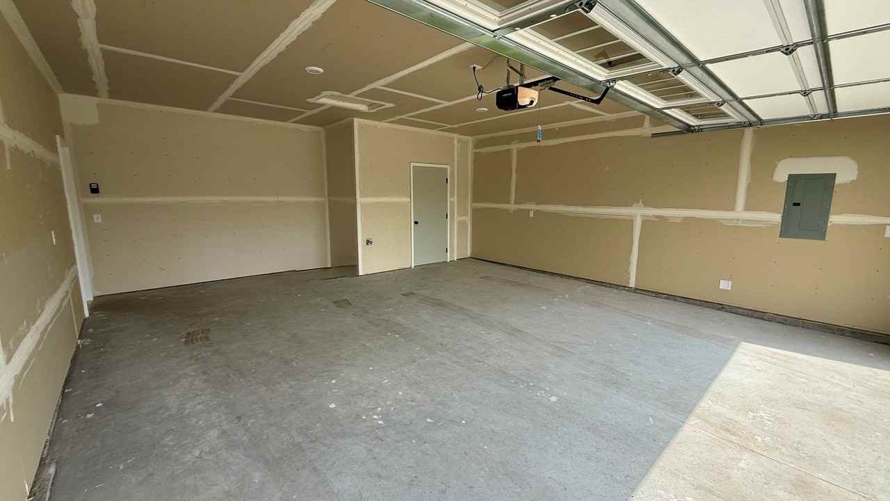 16003 Kenyon Ct - Photo 2 of 50